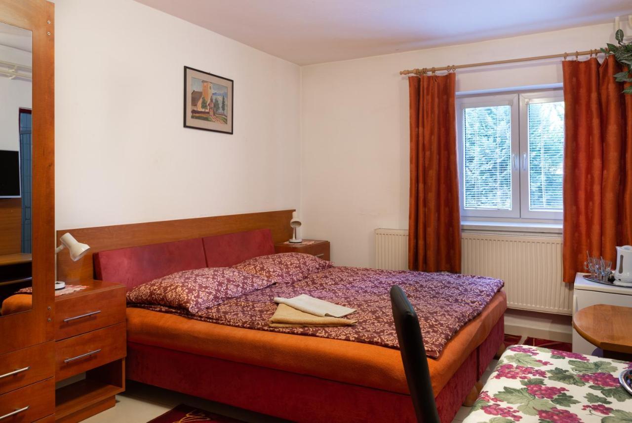 Penzion Rozalia Hotel Kosice Exterior photo