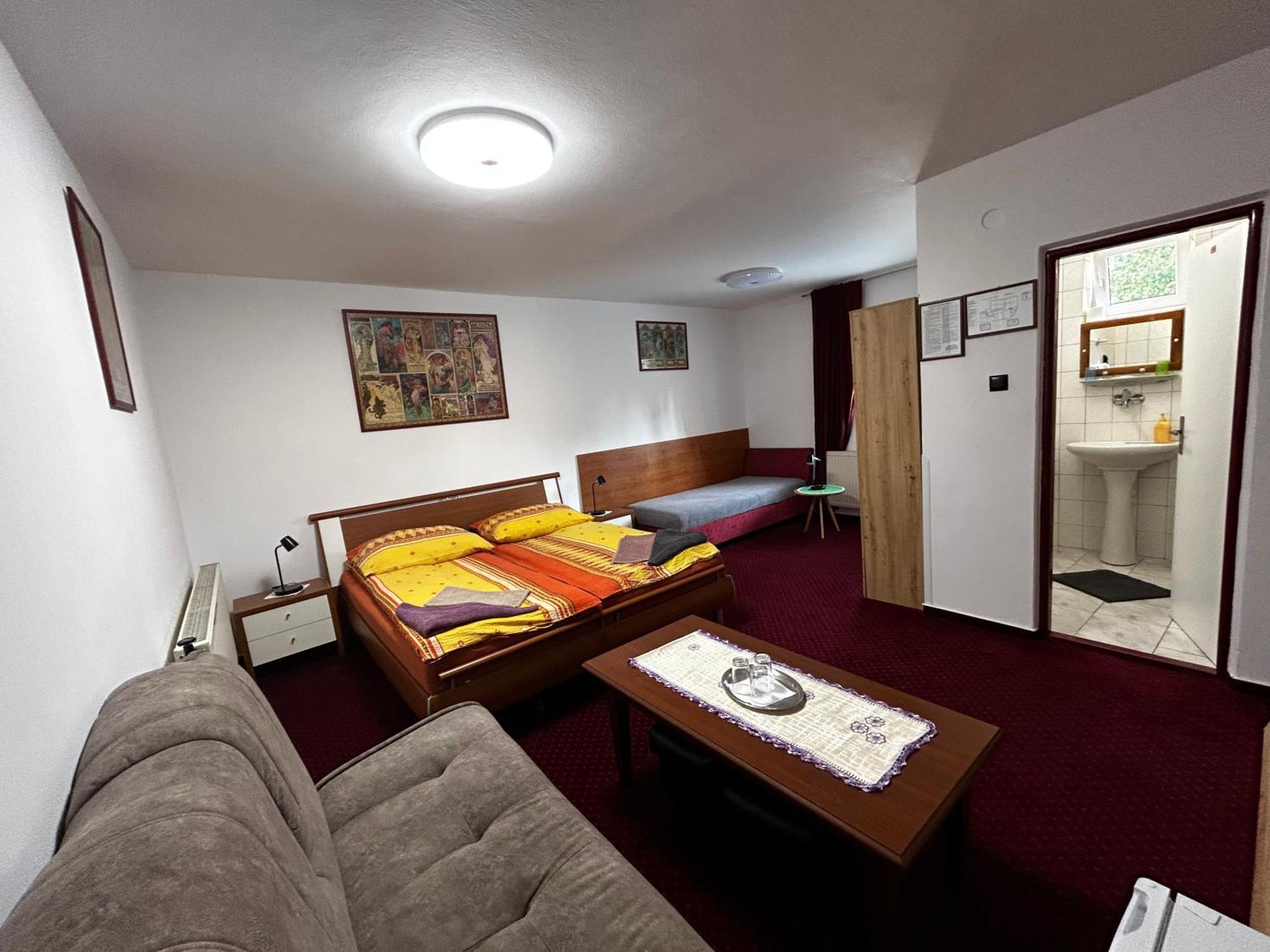 Penzion Rozalia Hotel Kosice Exterior photo